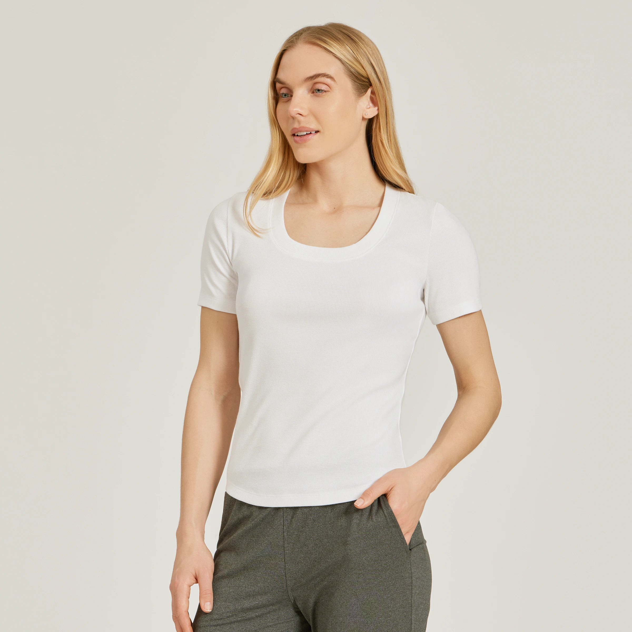 rsnt_berr_whit_2400x2400_2.jpg