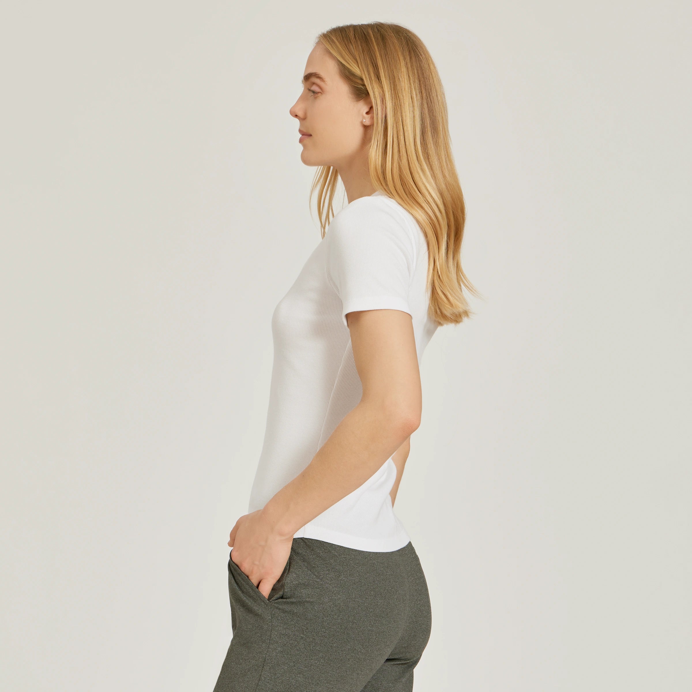 rsnt_berr_whit_2400x2400_3.jpg