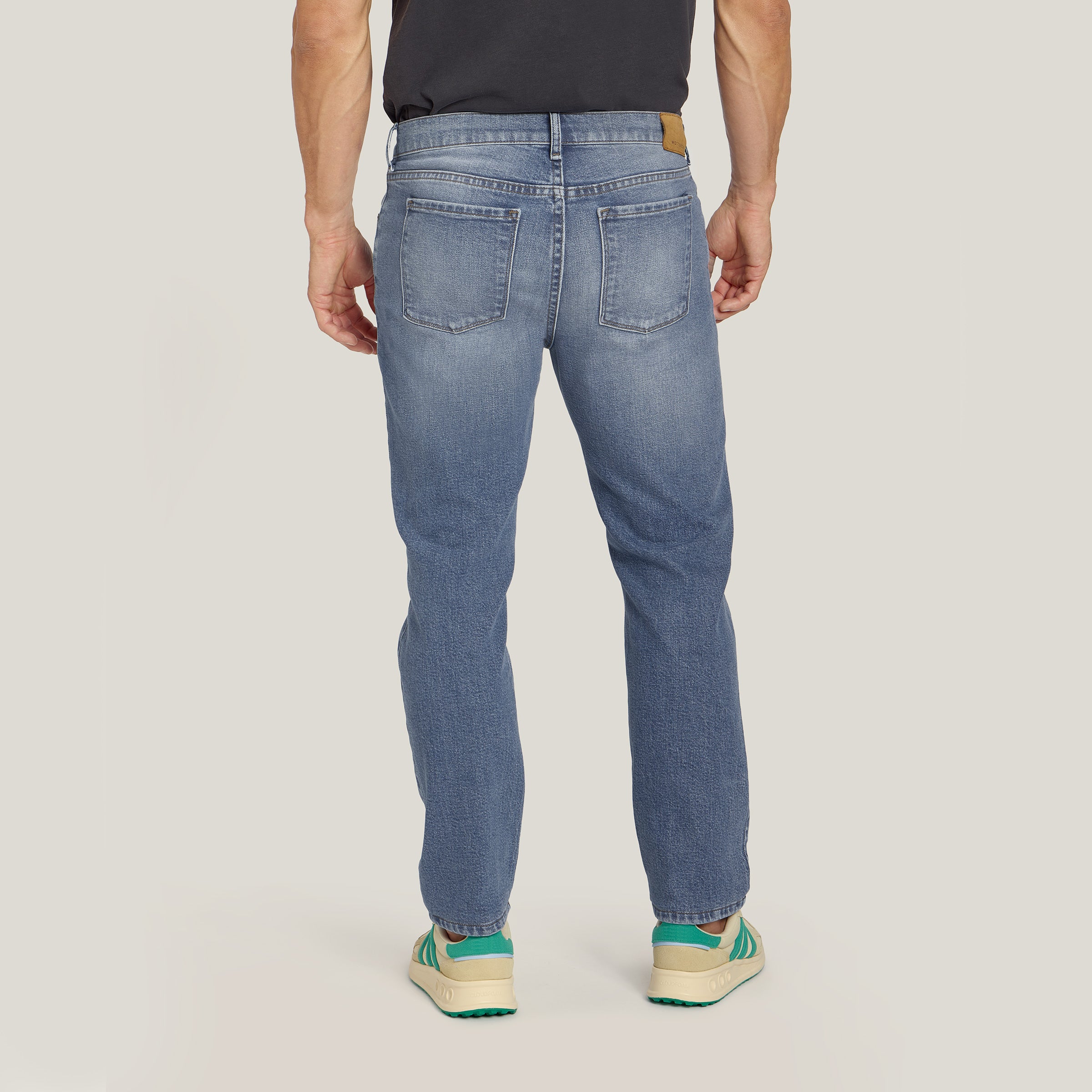 slim_hube_15mo_2400x2400_4.jpg