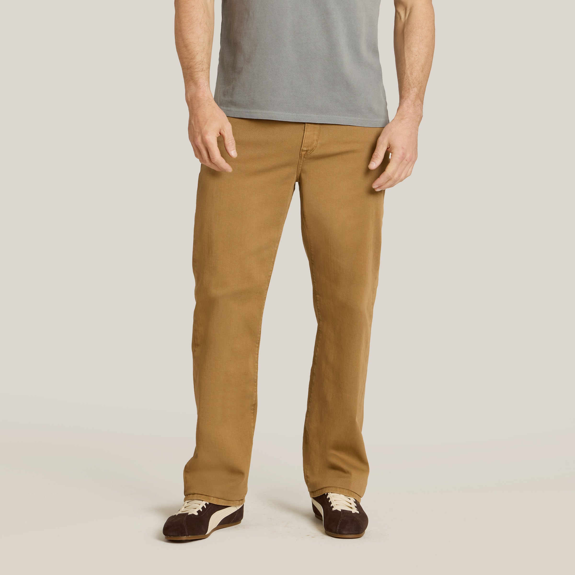 stra_merch_khak_1.jpg