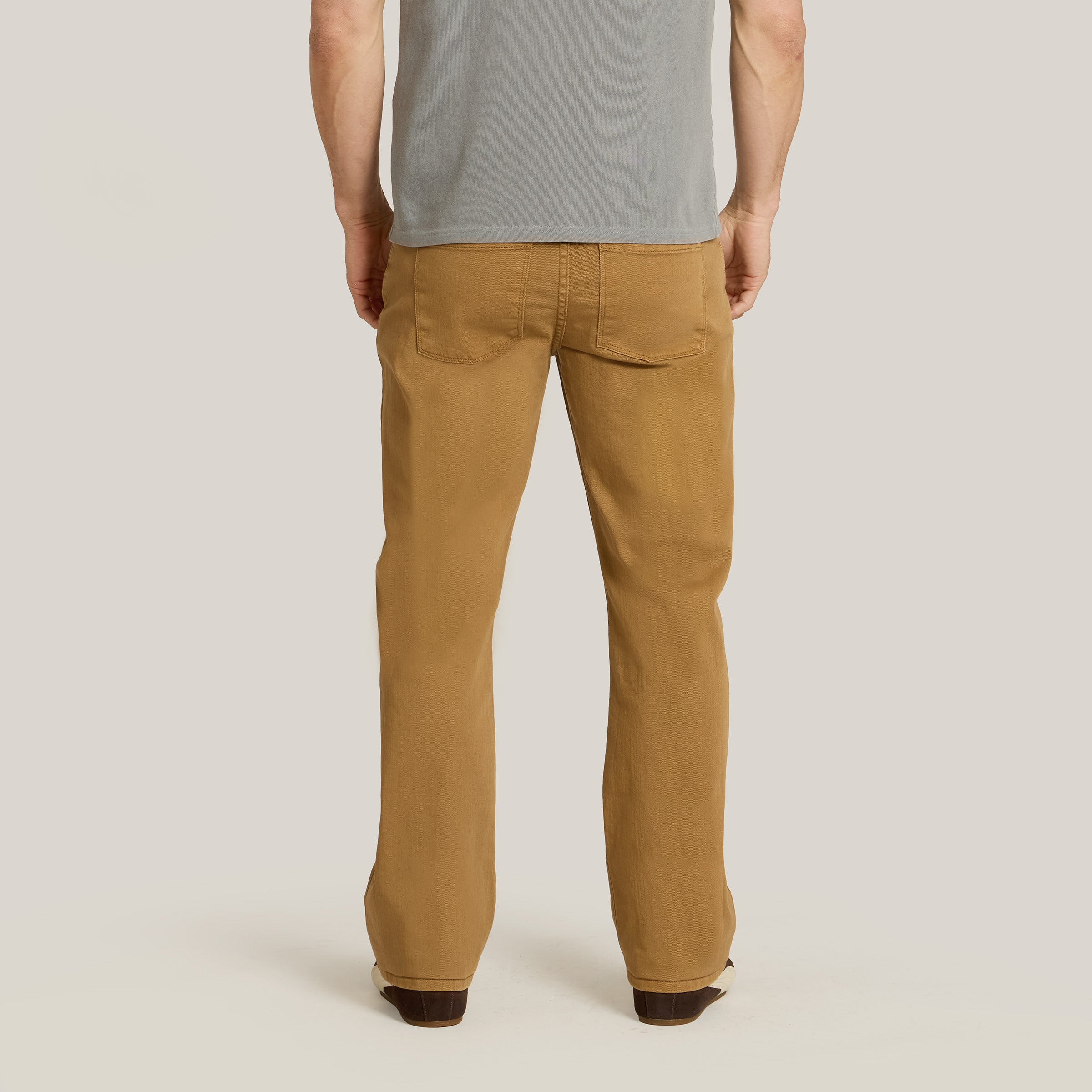 stra_merch_khak_4.jpg