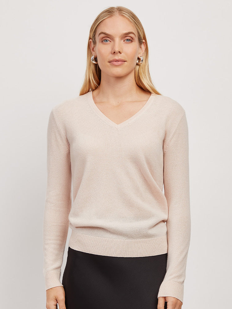 wchs_berg_ppin1VNeck_750x1000_01.jpg